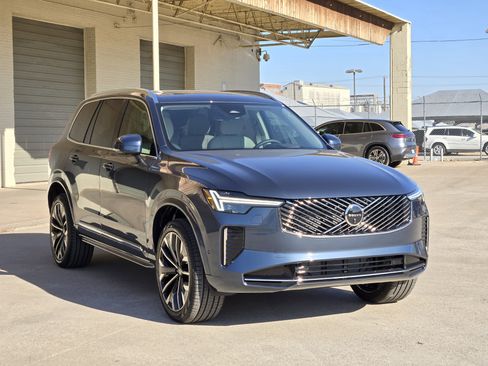 New 2026 Volvo XC90 B6 Ultra w/ Protection Package Premier image 2