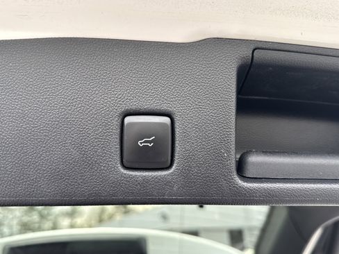 Used 2021 Ford Escape SE w/ Convenience Package image 24