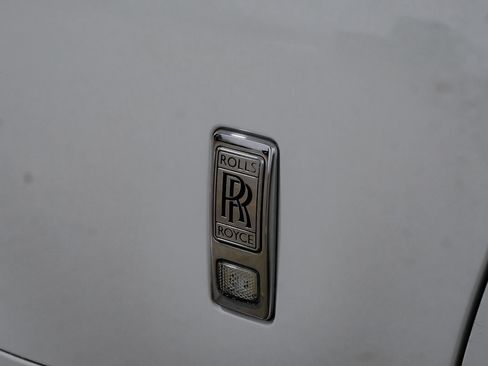 Used 2016 Rolls-Royce Wraith RWD image 37