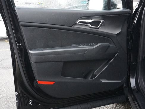 Used 2023 Kia Sportage LX image 20