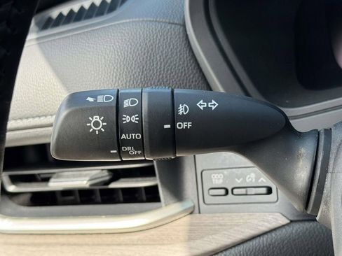 Used 2025 Toyota Grand Highlander AWD image 21