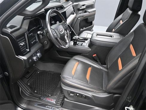 Used 2022 GMC Sierra 1500 AT4 w/ Technology Package image 9