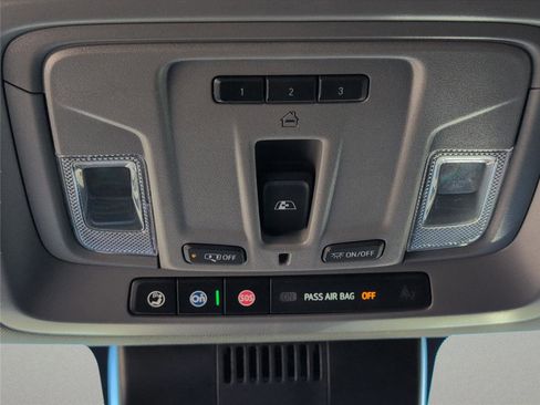 Used 2025 Chevrolet Silverado 1500 LT Trail Boss w/ Convenience Package II image 15