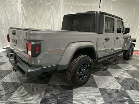 Used 2023 Jeep Gladiator Willys image 4