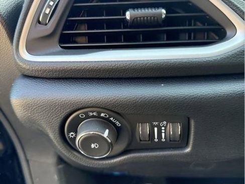 New 2026 Chrysler Pacifica Select w/ S Appearance Package image 14