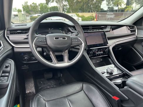 Used 2023 Jeep Grand Cherokee 4WD 4xe w/ Luxury Tech Group II image 7