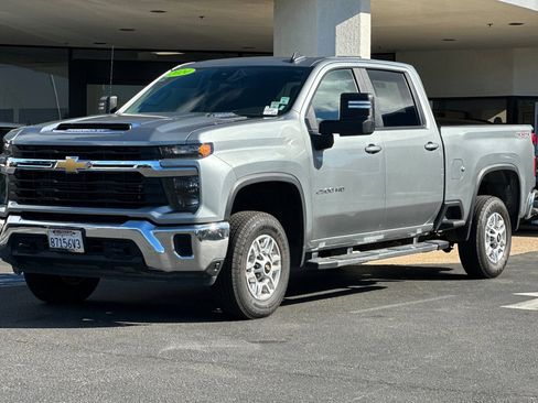 Used 2024 Chevrolet Silverado 2500 LT image 7