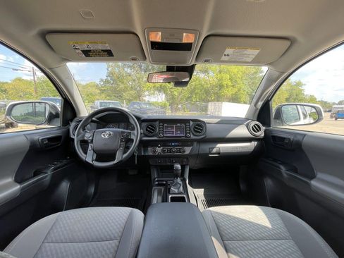 Used 2022 Toyota Tacoma SR AWD/4WD image 18