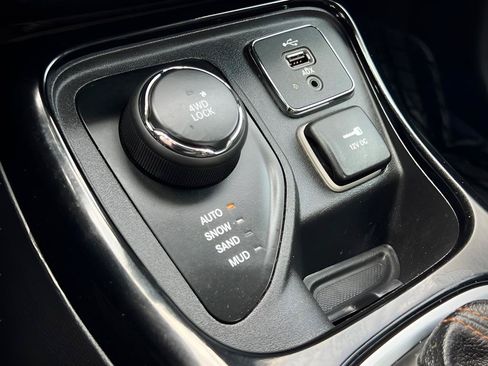 Used 2018 Jeep Compass Limited AWD/4WD image 45