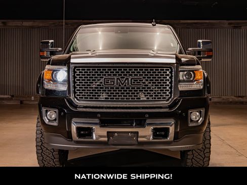 Used 2015 GMC Sierra 2500 Denali w/ Duramax Plus Package image 4
