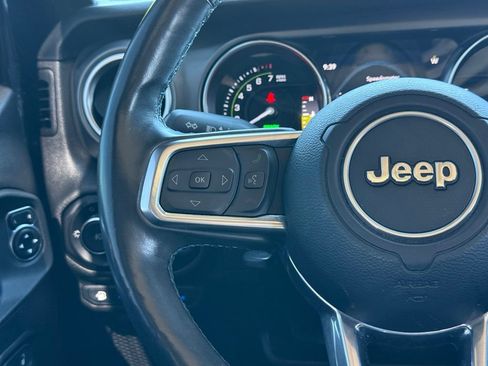 Used 2022 Jeep Wrangler Unlimited Rubicon 4xe w/ Cold Weather Group AWD/4WD image 18