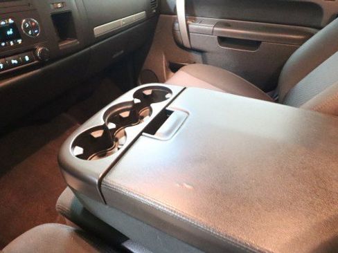 Used 2013 Chevrolet Silverado 2500 LT w/ Interior Plus Package AWD/4WD image 16