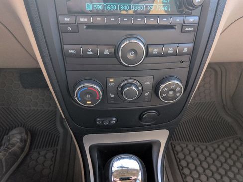 Used 2010 Chevrolet HHR LT FWD image 19