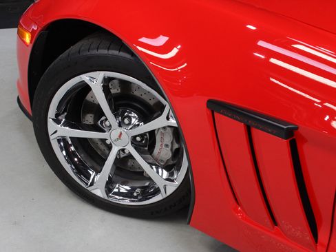 Used 2013 Chevrolet Corvette Grand Sport w/ 2LT Preferred Equipment Group image 28