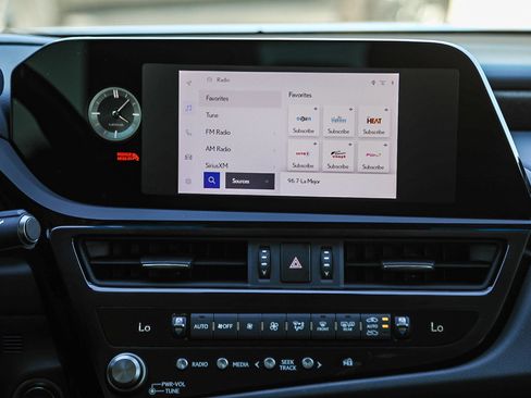 Used 2024 Lexus ES 350 w/ Premium Package FWD image 14