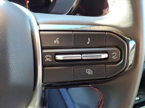 Used 2023 Chevrolet Colorado Z71 w/ Z71 Convenience Package 2 image 16