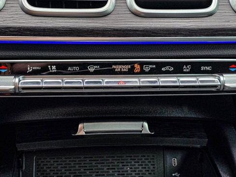 New 2026 Mercedes-Benz GLS 580 4MATIC image 18