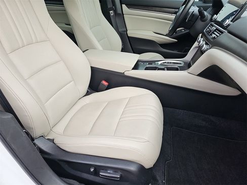 Used 2022 Honda Accord EX-L image 10