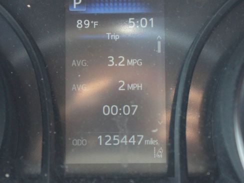 Used 2023 Toyota Camry SE FWD image 5