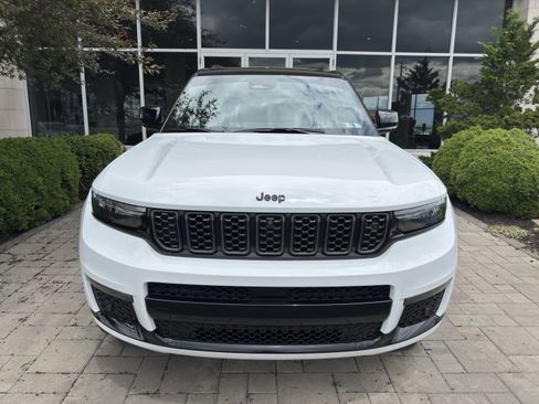 Used 2025 Jeep Grand Cherokee L Summit AWD/4WD image 2