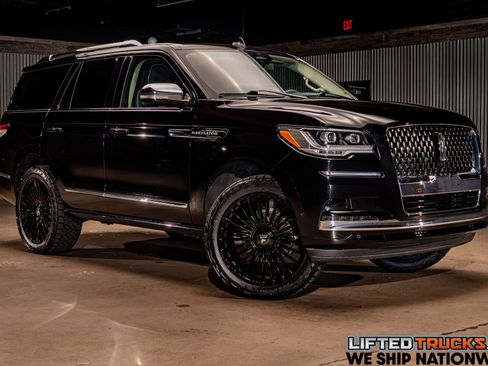 Used 2024 Lincoln Navigator Black Label image 1