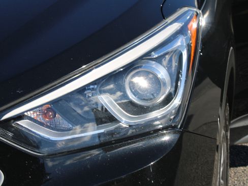 Used 2018 Hyundai Santa Fe Sport image 66