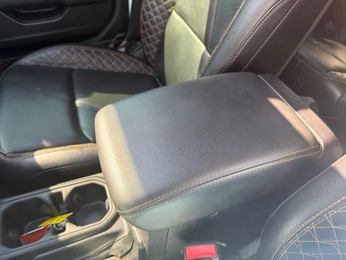 Used 2021 Jeep Wrangler Unlimited Sahara AWD/4WD image 21