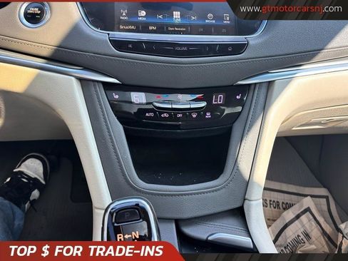 Used 2018 Cadillac XT5 Luxury w/ Driver Awareness Package AWD/4WD image 36