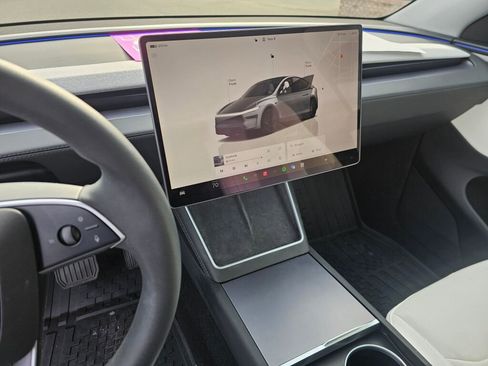 Used 2026 Tesla Model Y Long Range image 22