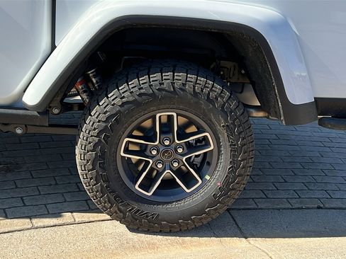 New 2026 Jeep Gladiator Mojave image 12