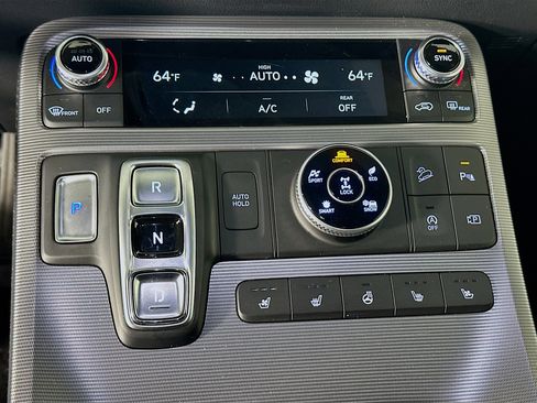 Used 2025 Hyundai Palisade Calligraphy image 24