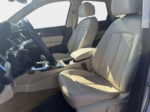 Used 2025 Audi Q5 2.0T Premium image 9