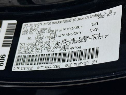 Used 2019 Toyota Tacoma Limited image 39