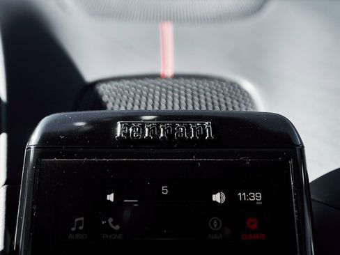 Used 2022 Ferrari Roma image 62