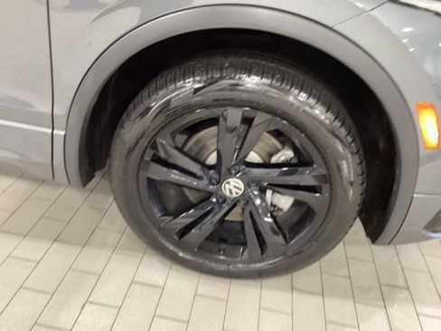 Certified 2023 Volkswagen Tiguan SE R-Line AWD/4WD image 24