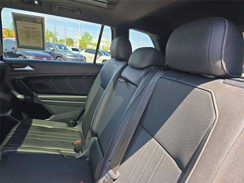 Used 2024 Volkswagen Tiguan SE R-Line image 12