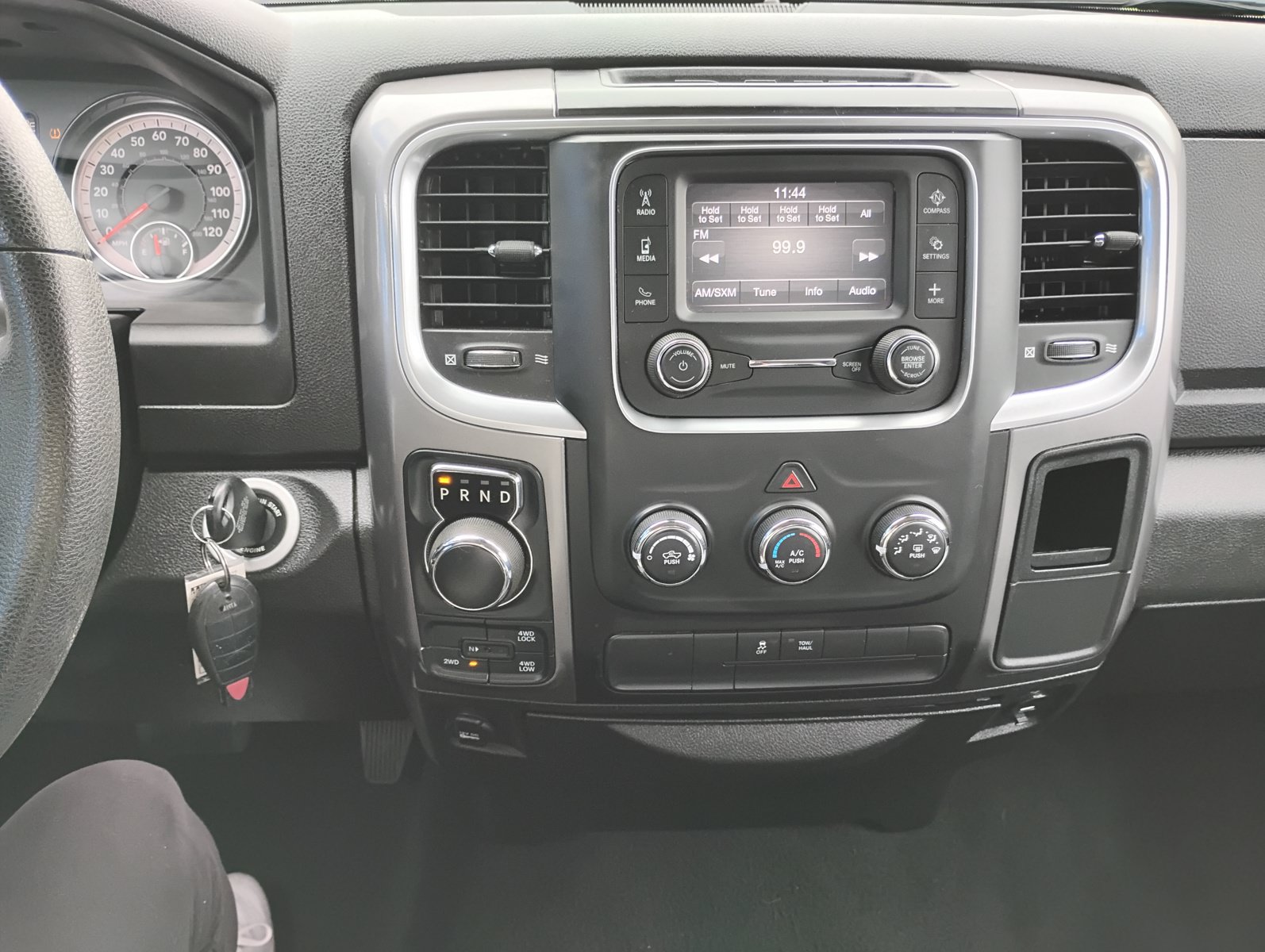 Used 2021 RAM 1500 Classic SLT AWD/4WD image 17