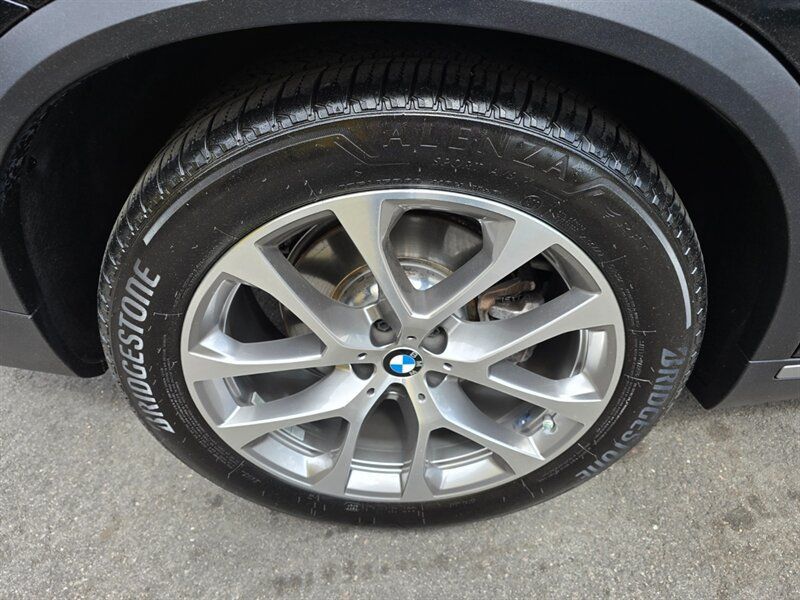 Used 2025 BMW X5 xDrive40i w/ Premium Package AWD/4WD image 28