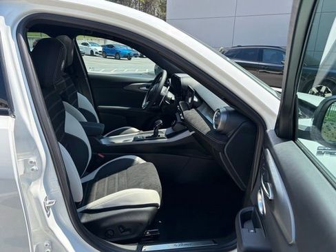 New 2026 Alfa Romeo Tonale w/ Active Assist Package AWD/4WD image 38