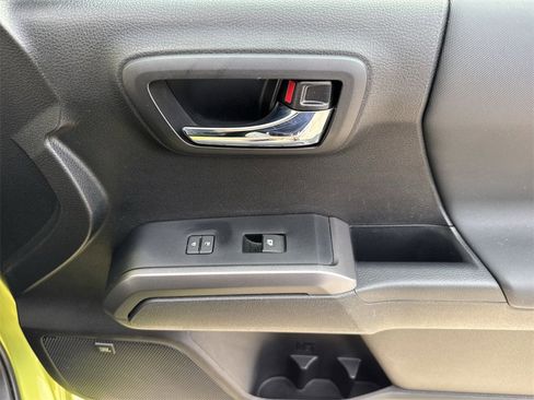 Used 2023 Toyota Tacoma TRD Sport image 44