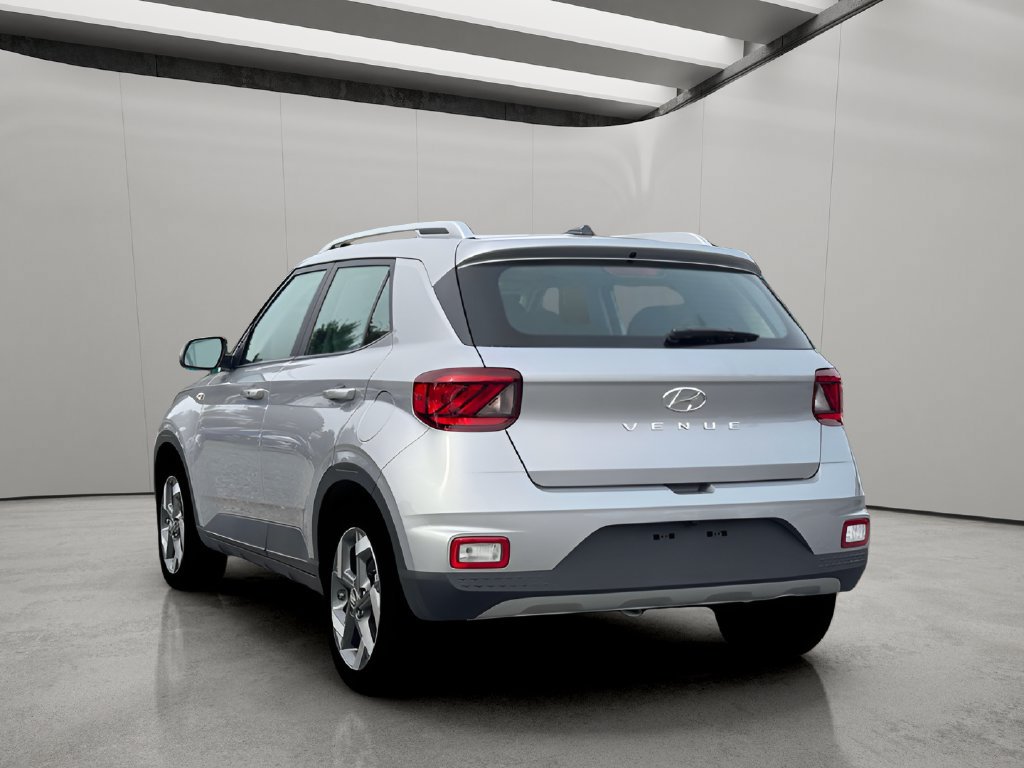 Certified 2026 Hyundai Venue SEL FWD image 4