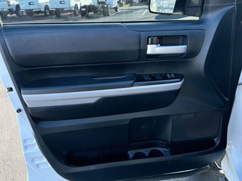 Used 2018 Toyota Tundra SR5 image 10