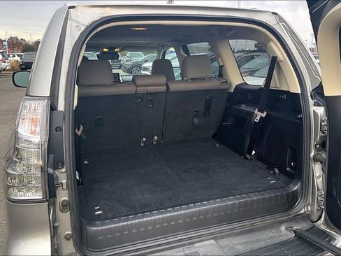 Used 2022 Lexus GX 460 Premium w/ Premium Plus Package image 37