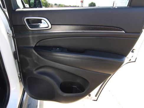 Used 2018 Jeep Grand Cherokee Limited AWD/4WD image 42