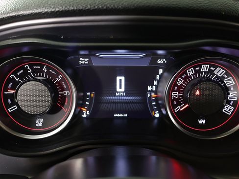 Used 2023 Dodge Challenger SXT image 37