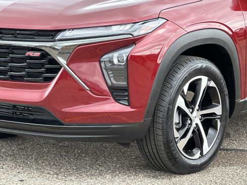 Certified 2024 Chevrolet Trax RS w/ Driver Confidence Package FWD image 7