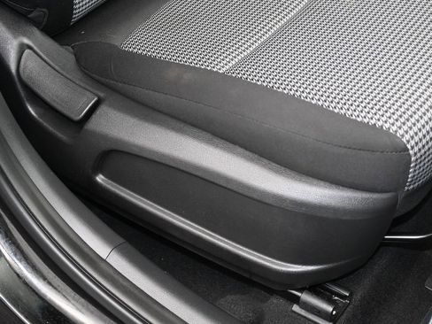 Used 2021 Hyundai Kona SE image 39