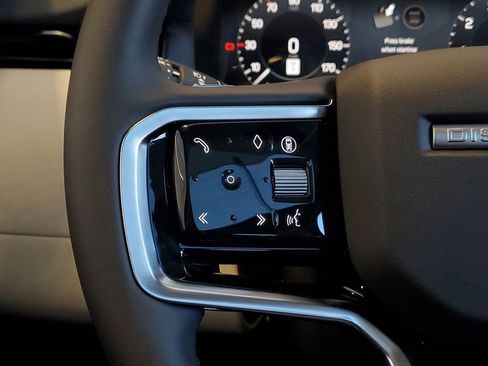 Used 2025 Land Rover Discovery Sport S image 19