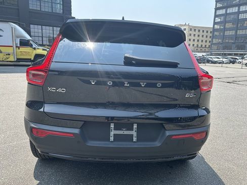 Certified 2025 Volvo XC40 B5 Plus image 11