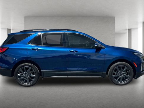 Used 2022 Chevrolet Equinox RS w/ RS Leather Package FWD image 3